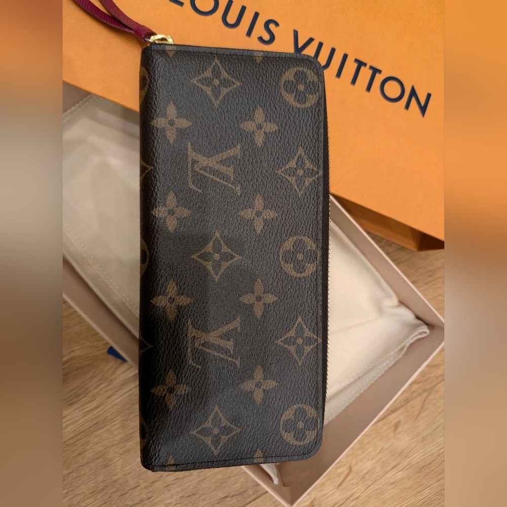 Louis Vuitton Clémence Wallet - Picture 4 of 10